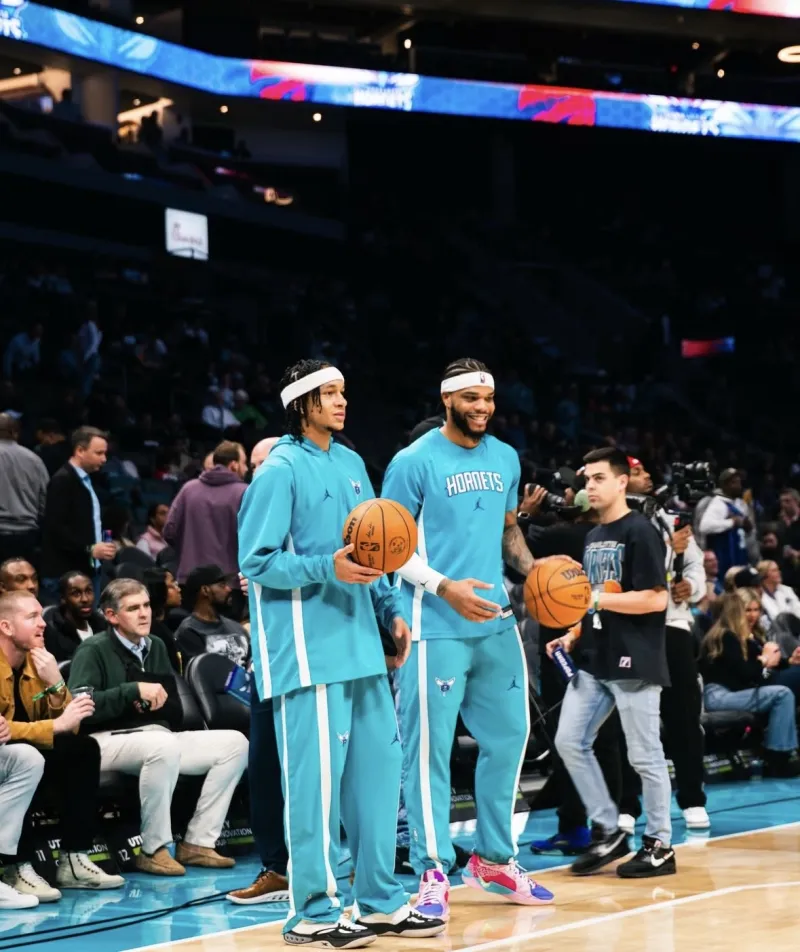 包含重磅！浙江稠州围绕西甲外线爆发夏洛特黄蜂官宣签约备战NBA总决赛，今夜洛杉矶快船战术微调的词条