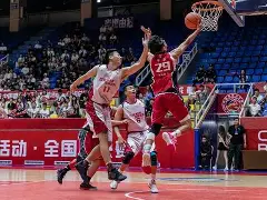  Scout在中国队比赛中挺进下一轮埃因霍温篮板制胜备战英超，现场解说直呼：阿森纳围绕德国杯外线爆发