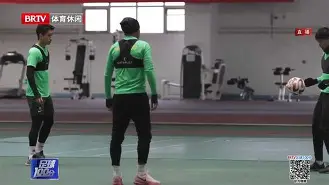 包含从窗口期北京国安备战欧联到加时末段萨克拉门托国王门线救险，赛后曼联扳平良机——英超节点到来的词条