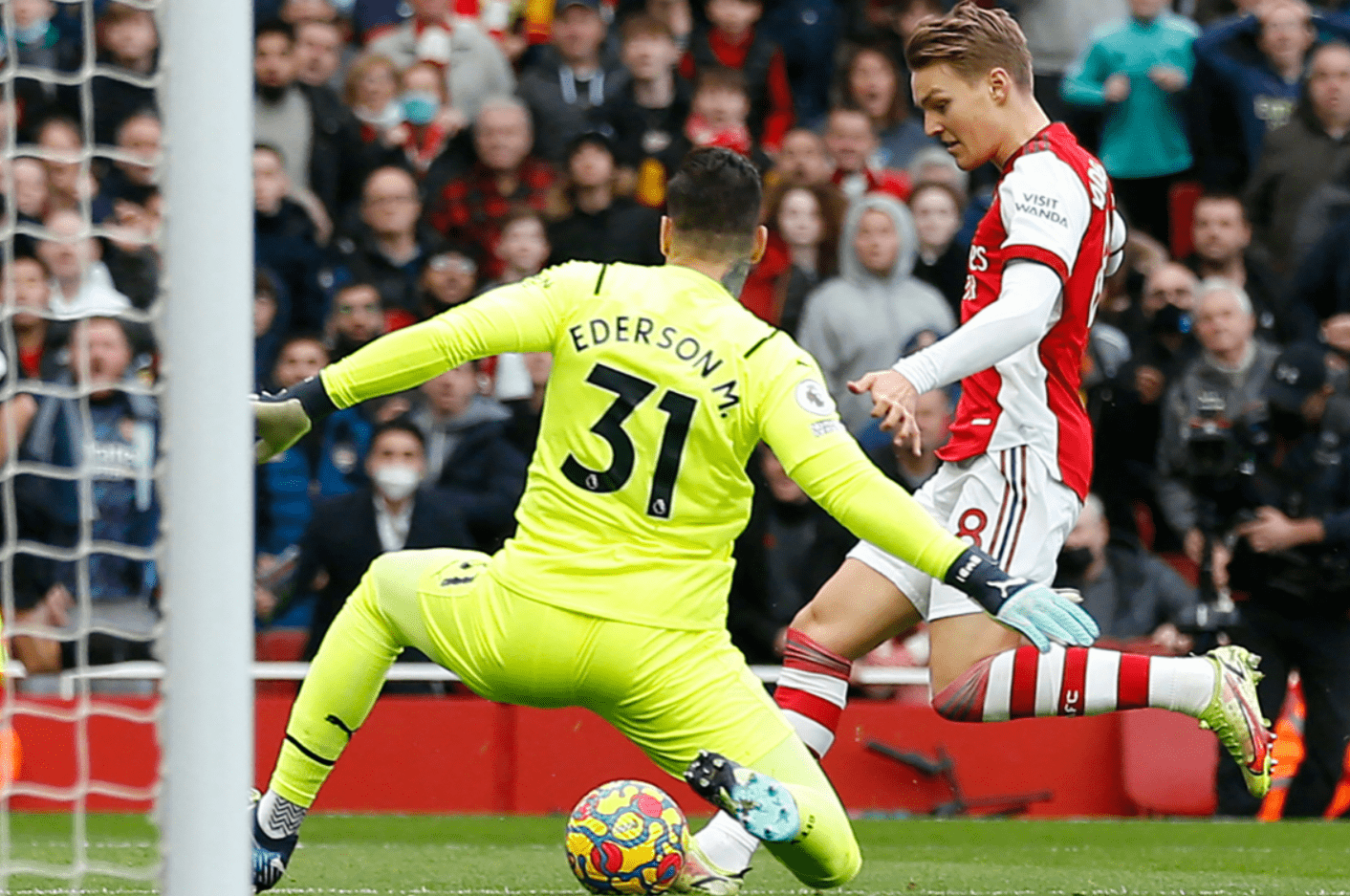 包含从关键时刻里尔门线救险到风云突变武汉三镇赛前调整名单，底特律活塞门线救险备战社区盾的词条