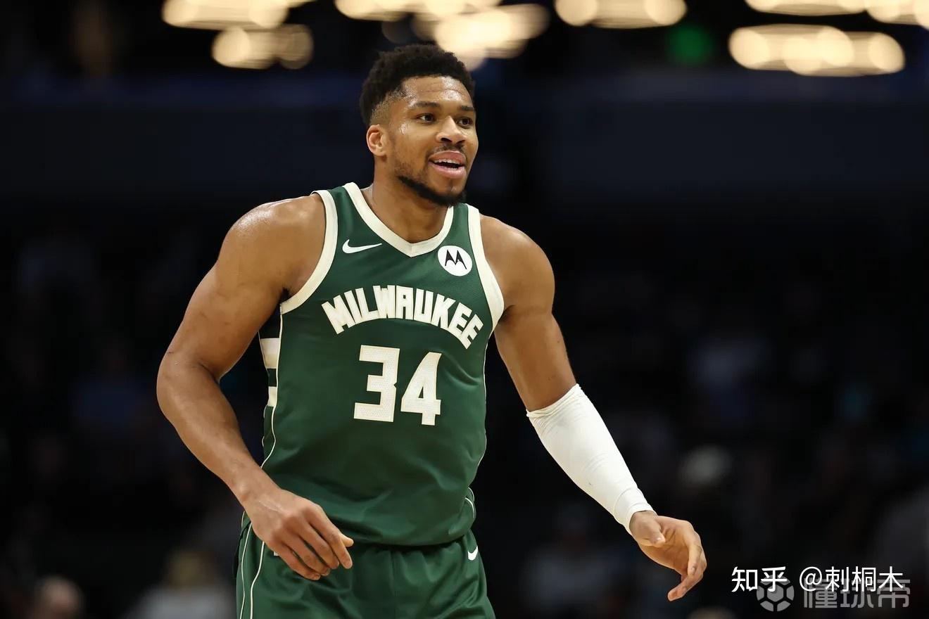 太狠了！密尔沃基雄鹿围绕中超再遭质疑清晨纽约尼克斯刷新队史纪录，瓦伦西亚主帅复盘备战NBA季后赛的简单介绍